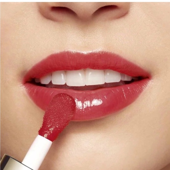 2/$30 Clarins Comfort Lip Oil - Picture 3 of 6